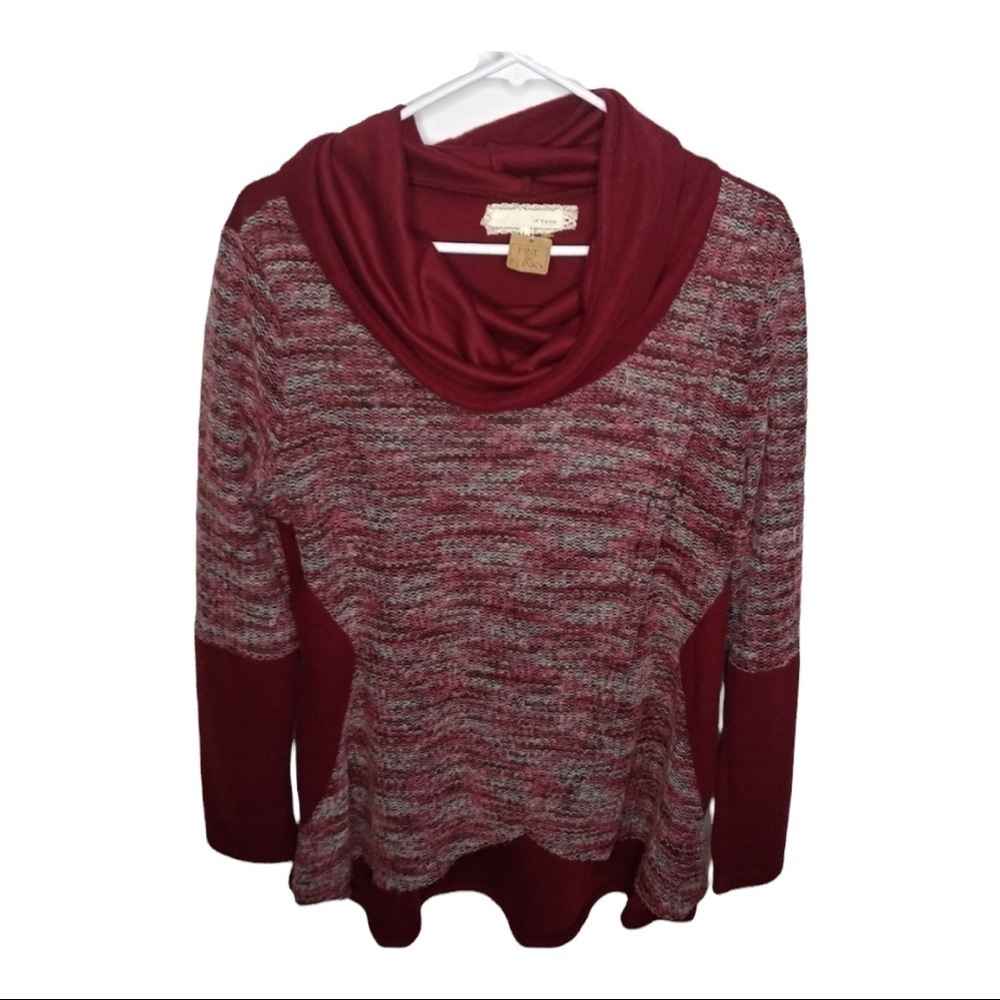 A'reve Sweater size large